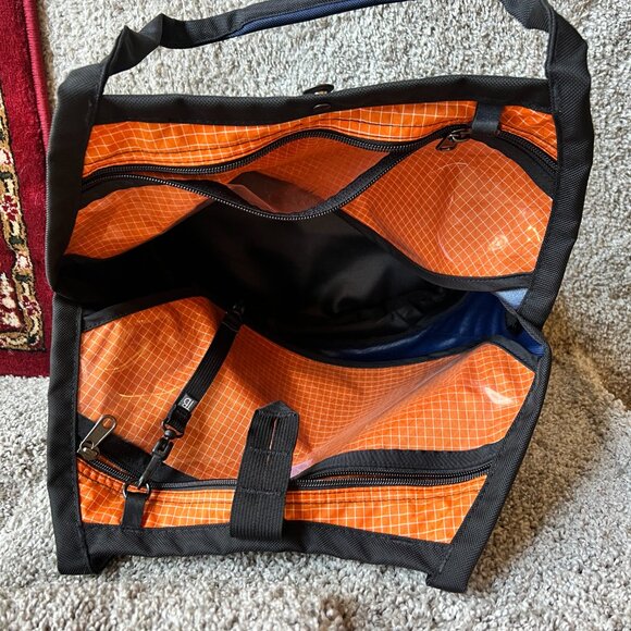 Tom Bihn Swift Knitting Tote - Picture 2 of 2